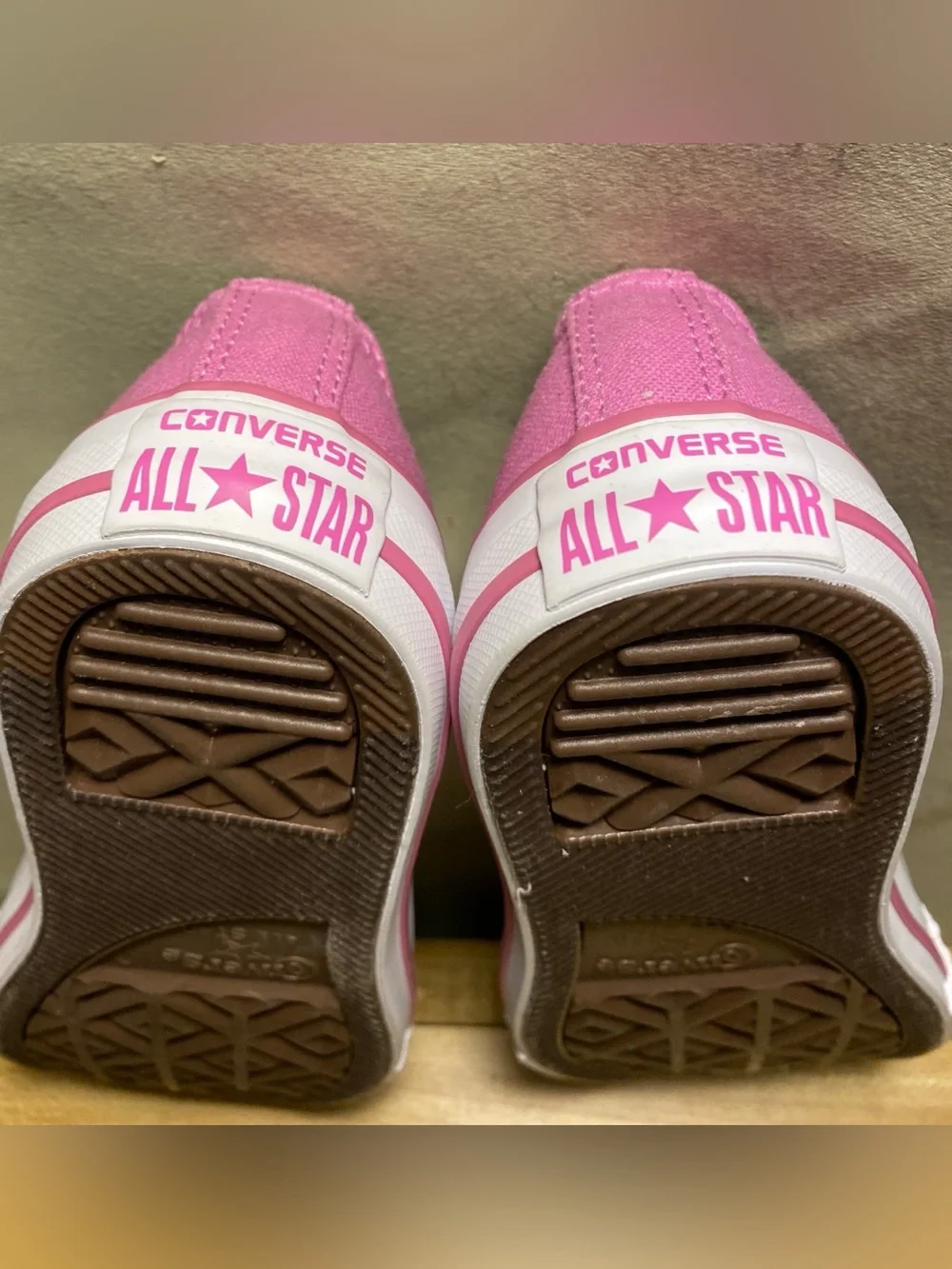 Converse All Star Low Top Pink lavender Canvas Sneakers Youth size 1